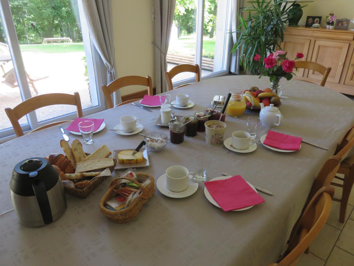 Les Quatre Saisons Bed and Breakfast Moitron-sur-Sarthe Εξωτερικό φωτογραφία